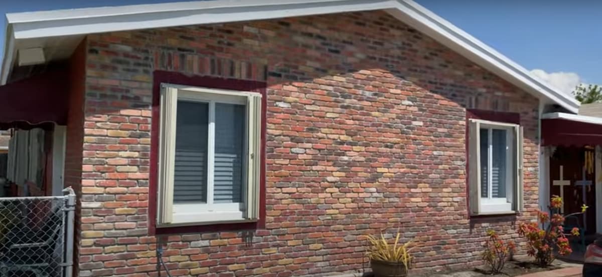 difference between brick and brick veneer