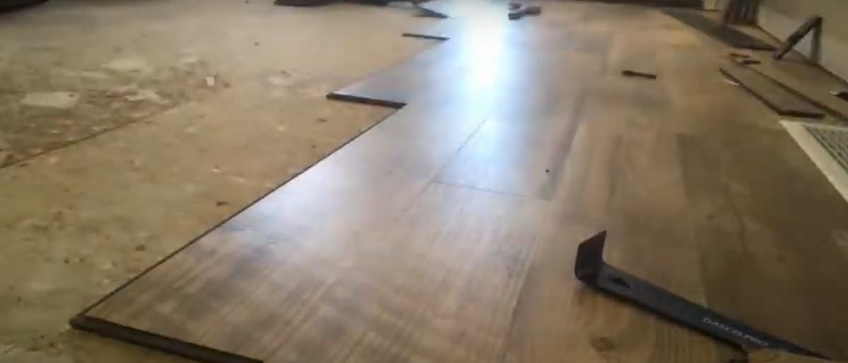 vinyl plank flooring vs carpet